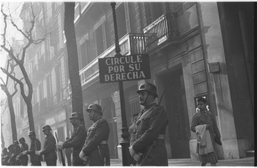 Desfilada militar en motiu de la Vistia del General Francisco Franco a Barcelona